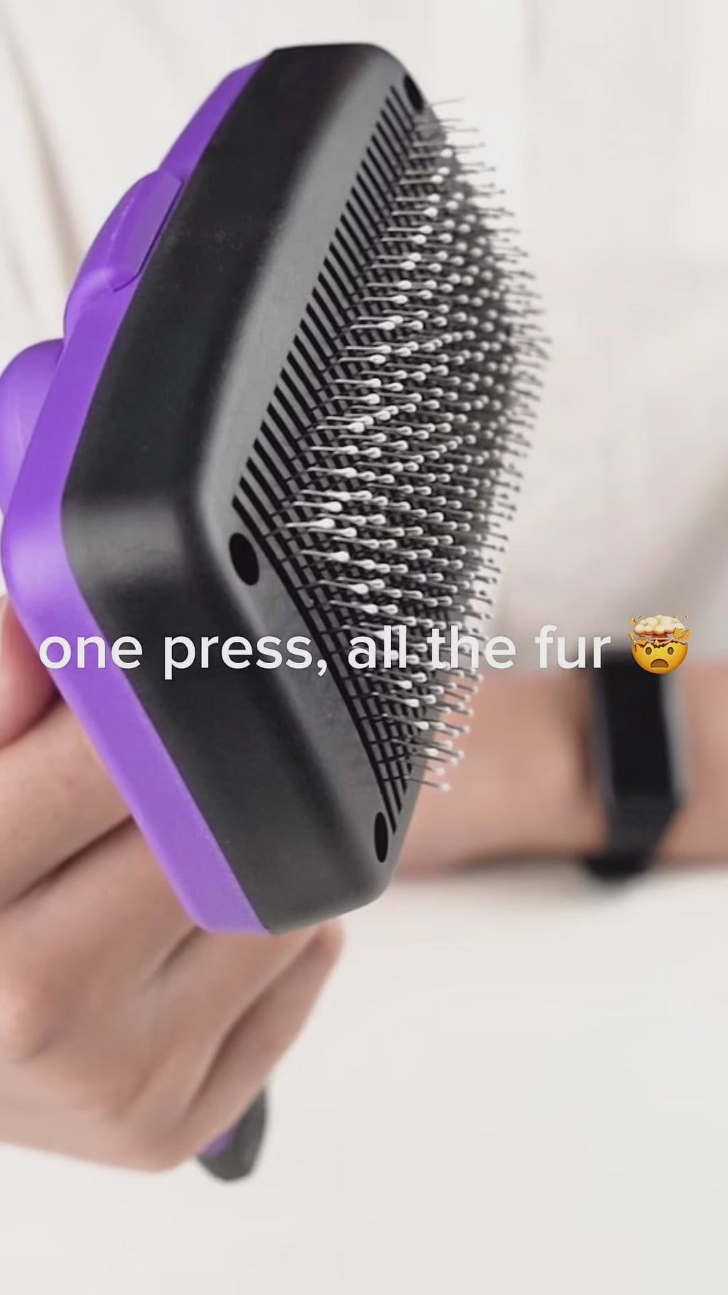 Self-Cleaning Slicker Brush for Dogs & Cats – One-Click Fur Removal